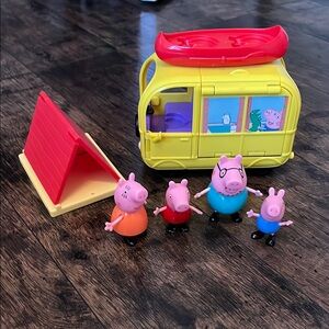 Peppa Pig Yellow and Red Action Figures Playset